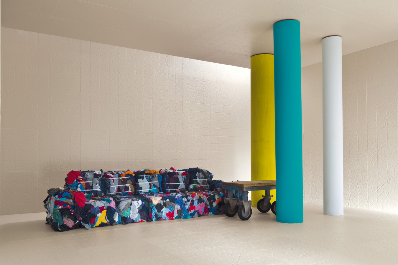 Керамогранит 300x100 Xl Matt Folded матовая бежевый камень Mutina Керамогранит 300x100 Xl Matt Folded матовая бежевый камень Mutina