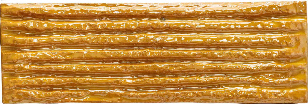 Плитка 23x8 Linea Ocra Chamotte глянцевая, рельефная желтый камень Mutina Плитка 23x8 Linea Ocra Chamotte глянцевая, рельефная желтый камень Mutina