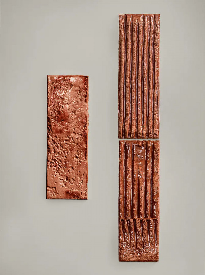 Плитка 23x8 Linea Terra Chamotte глянцевая, рельефная оранжевый камень Mutina Плитка 23x8 Linea Terra Chamotte глянцевая, рельефная оранжевый камень Mutina