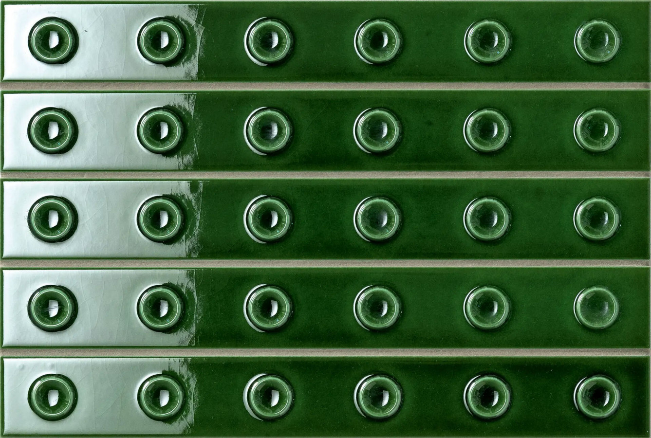 Плитка 32x21 Glossy Down Vert Punto глянцевая зеленый текстурный Mutina Плитка 32x21 Glossy Down Vert Punto глянцевая зеленый текстурный Mutina